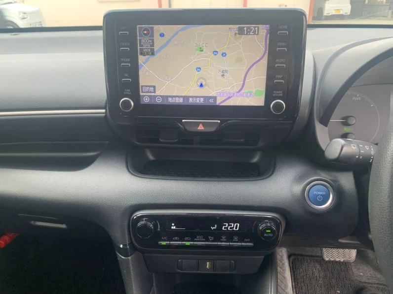 
								Toyota Yaris Hybrid 2020 full									