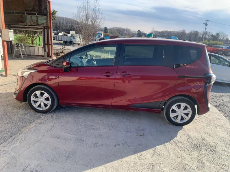 
								Toyota Sienta Hybrid 2019 G full									