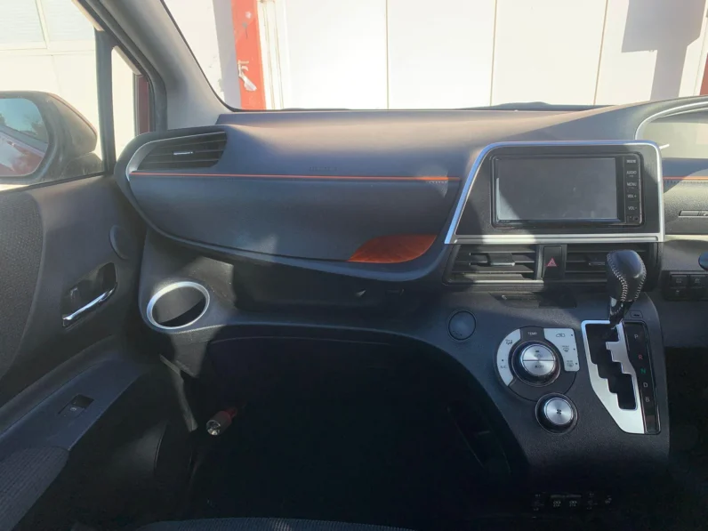 
								Toyota Sienta Hybrid 2019 G full									
