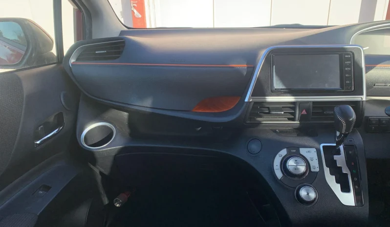 
								Toyota Sienta Hybrid 2019 G full									