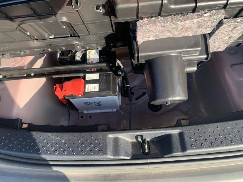 
								Toyota Sienta Hybrid 2019 G full									