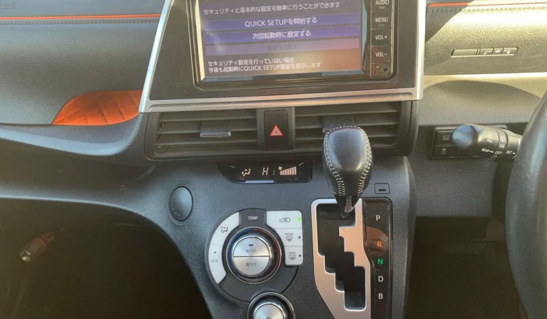 
								Toyota Sienta Hybrid 2019 G full									