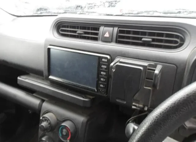 
								Toyota Probox 2019 DX Comfort 2WD full									