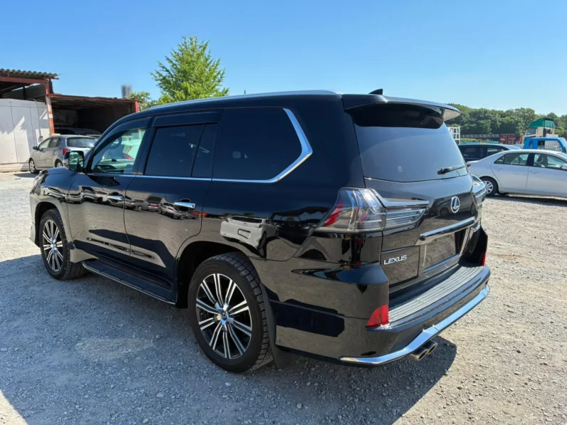 
								Lexus LX570 2020 Black Sequence Si full									