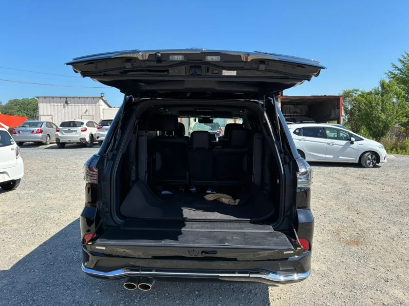
								Lexus LX570 2020 Black Sequence Si full									