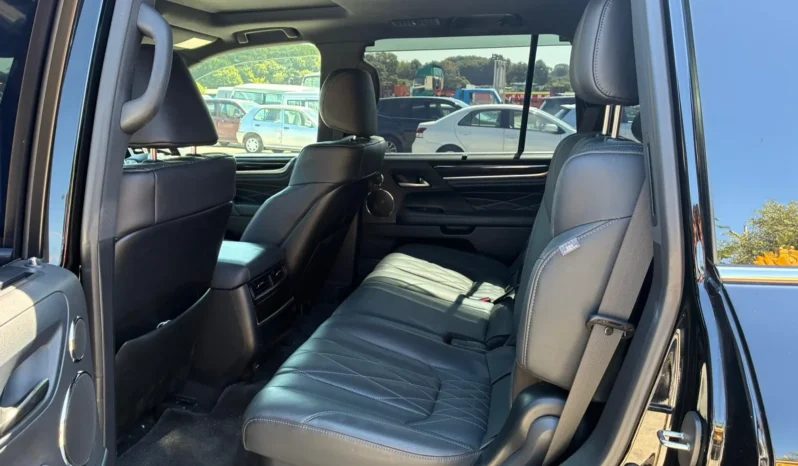 
								Lexus LX570 2020 Black Sequence Si full									