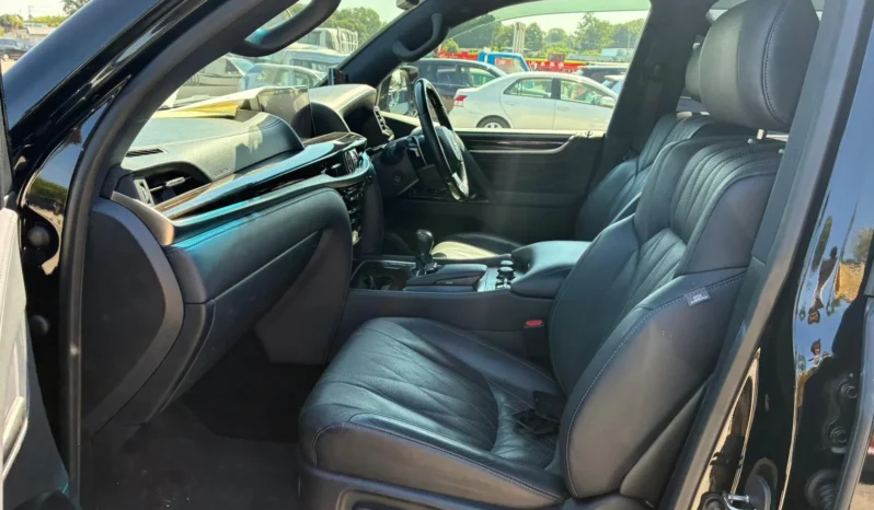 
								Lexus LX570 2020 Black Sequence Si full									