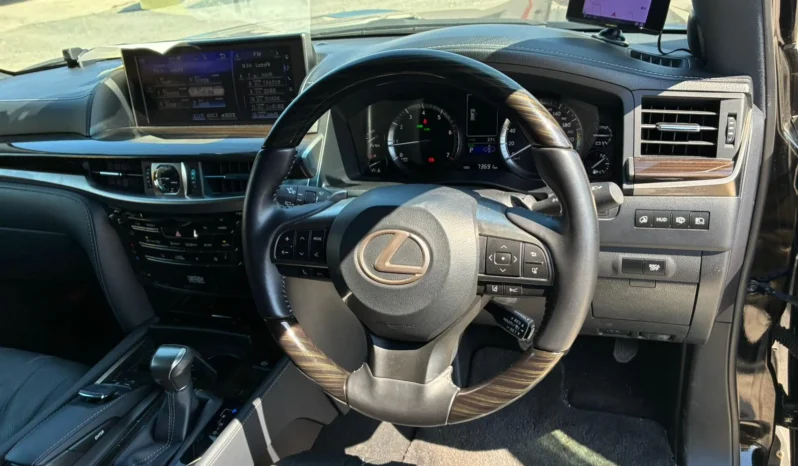 
								Lexus LX570 2020 Black Sequence Si full									