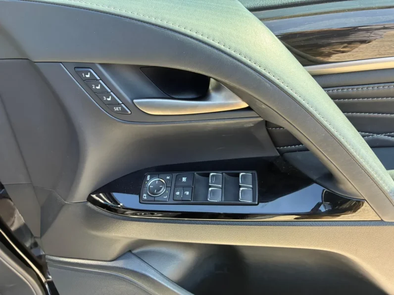 
								Lexus LX570 2020 Black Sequence Si full									