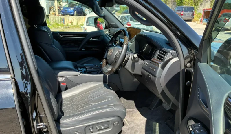 
								Lexus LX570 2020 Black Sequence Si full									