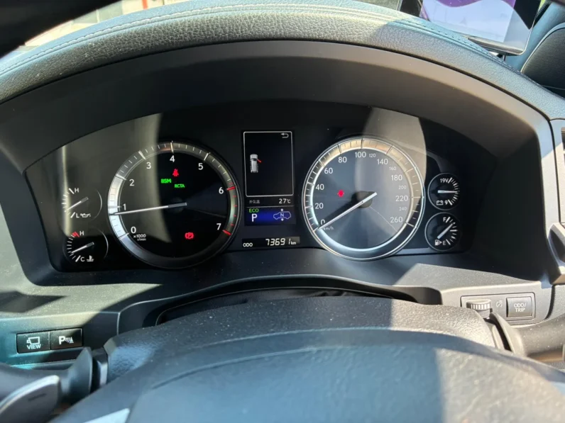 
								Lexus LX570 2020 Black Sequence Si full									