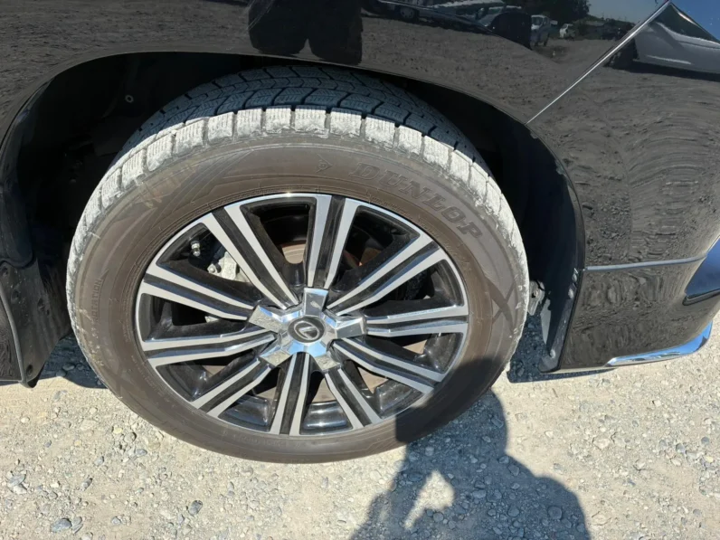 
								Lexus LX570 2020 Black Sequence Si full									