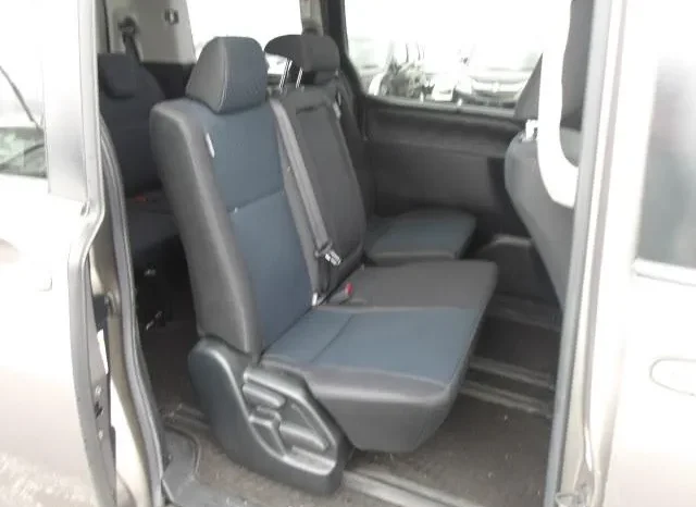 
								Toyota Noah 2019 2WD 8 Seater full									