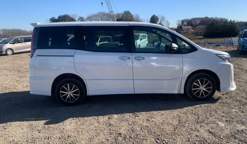 
								Toyota Noah WXB Non hybrid 2019 full									