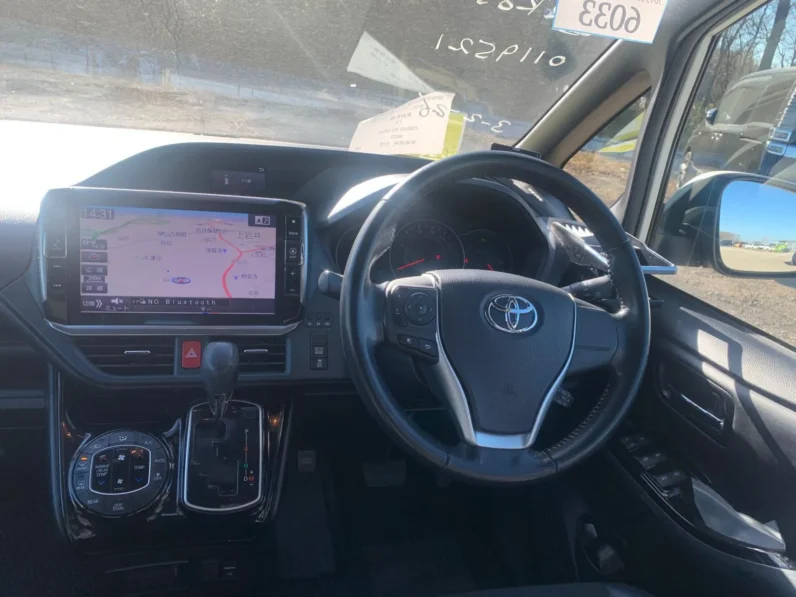 
								Toyota Noah WXB Non hybrid 2019 full									