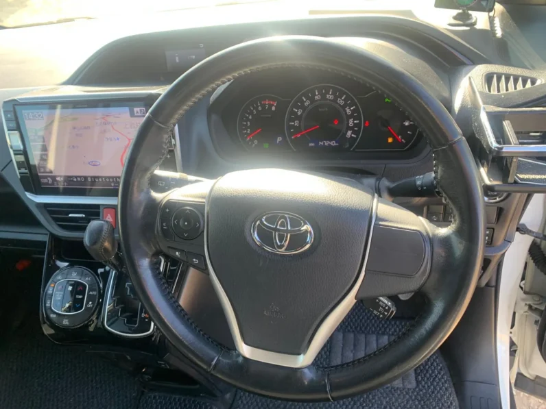 
								Toyota Noah WXB Non hybrid 2019 full									