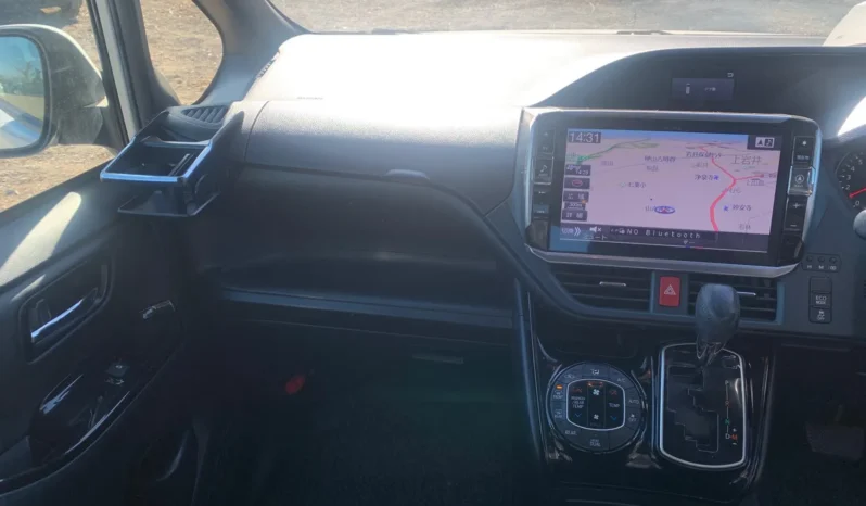 
								Toyota Noah WXB Non hybrid 2019 full									
