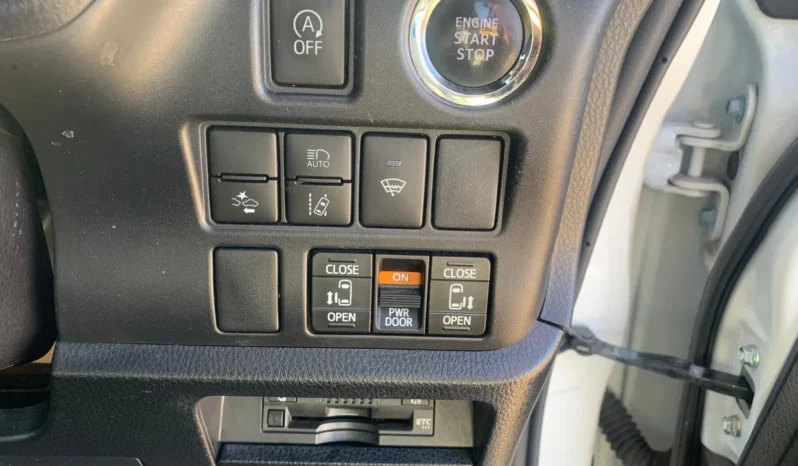 
								Toyota Noah WXB Non hybrid 2019 full									