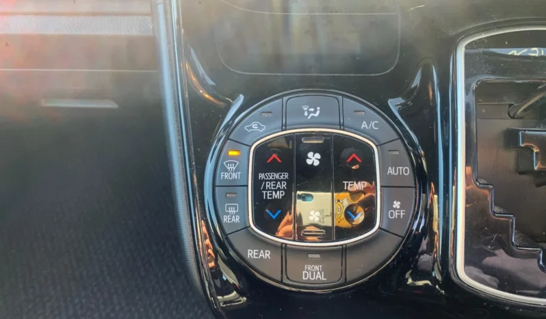 
								Toyota Noah WXB Non hybrid 2019 full									