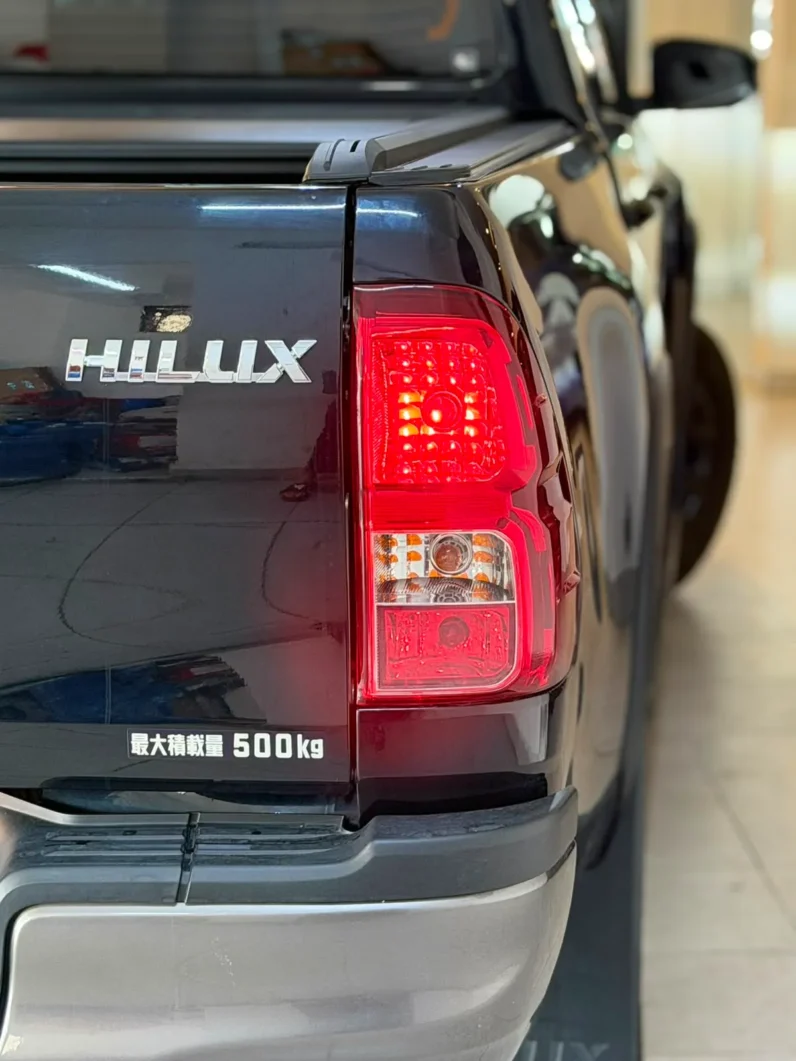 
								Toyota Hilux Double Cabin 2020 Z Black Rally Edition Automatic full									