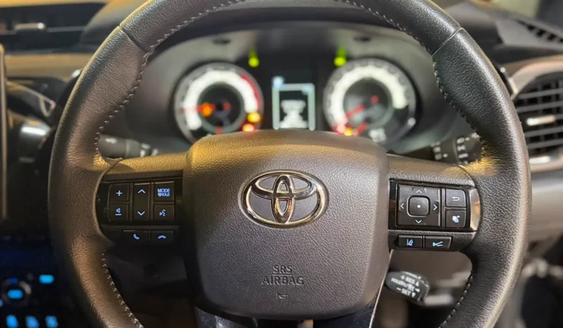 
								Toyota Hilux Double Cabin 2020 Z Black Rally Edition Automatic full									