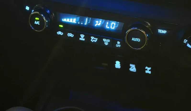 
								Toyota Hilux Double Cabin 2020 Z Black Rally Edition Automatic full									