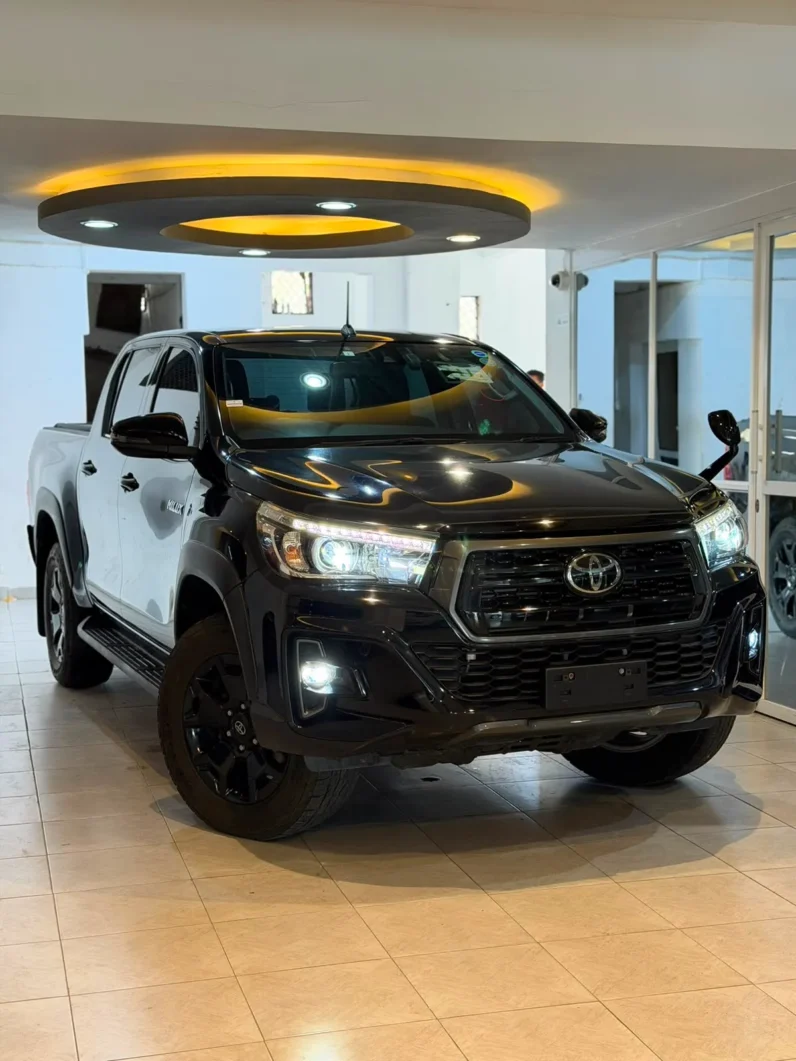 
								Toyota Hilux Double Cabin 2020 Z Black Rally Edition Automatic full									