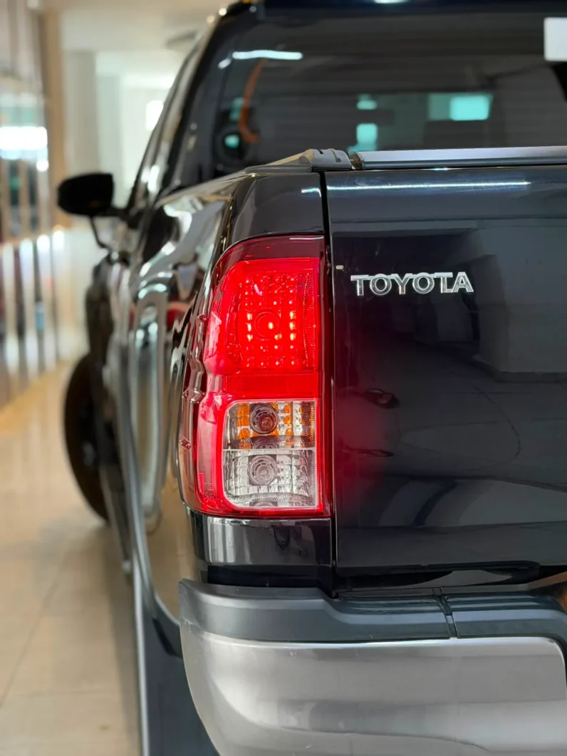 
								Toyota Hilux Double Cabin 2020 Z Black Rally Edition Automatic full									