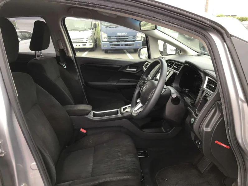 
								Honda Shuttle Hybrid 2019 New Shape full									