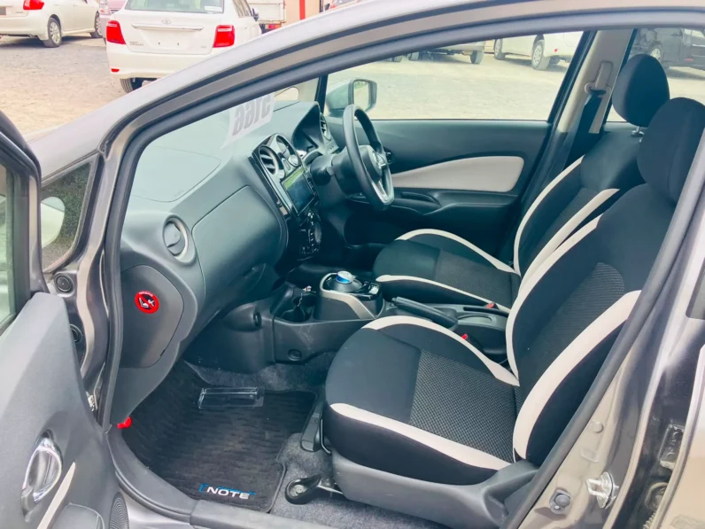 
								Nissan Note e-Power 2019 X full									