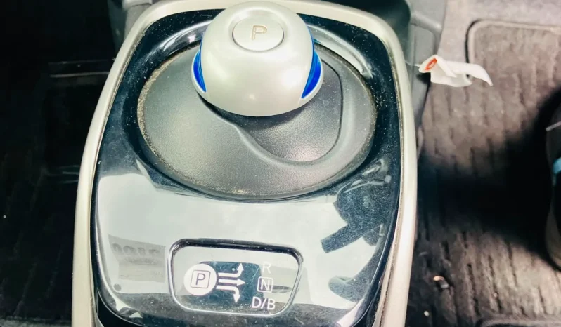 
								Nissan Note e-Power 2019 X full									