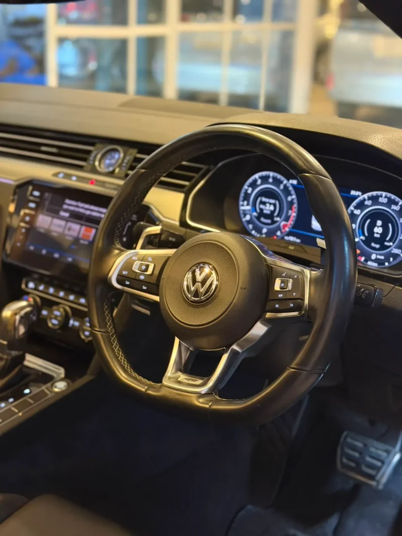 
								Volkswagen Arteon R-Line 2019 4Motion Sunroof full									