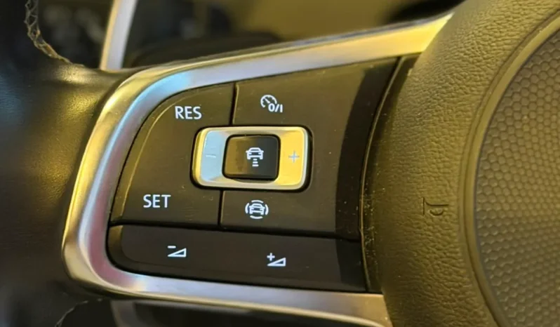 
								Volkswagen Arteon R-Line 2019 4Motion Sunroof full									
