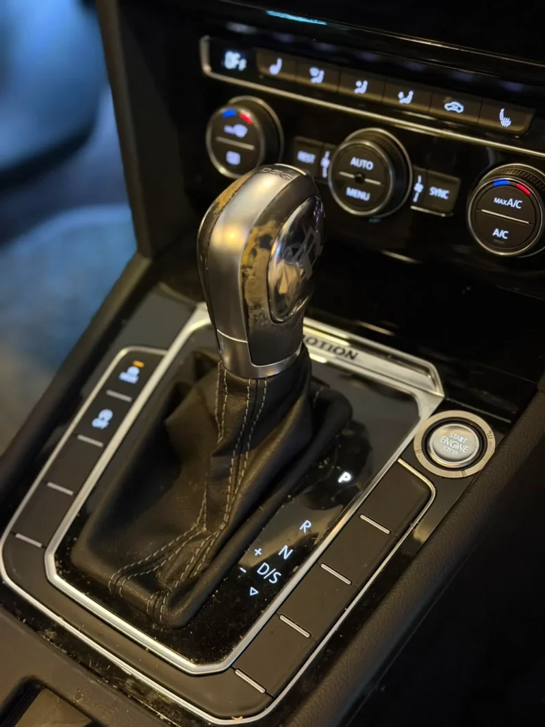 
								Volkswagen Arteon R-Line 2019 4Motion Sunroof full									