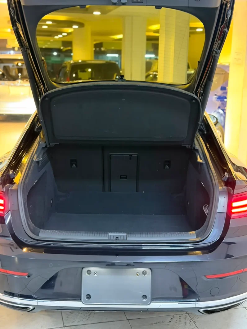 
								Volkswagen Arteon R-Line 2019 4Motion Sunroof full									