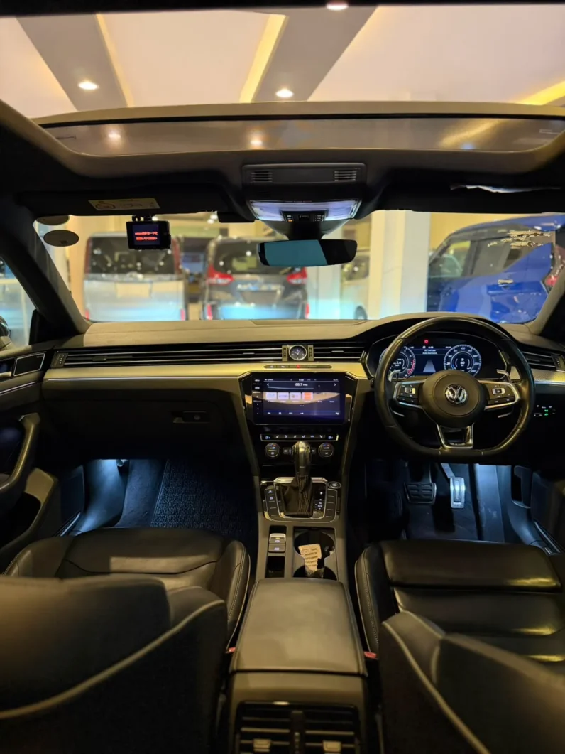 
								Volkswagen Arteon R-Line 2019 4Motion Sunroof full									