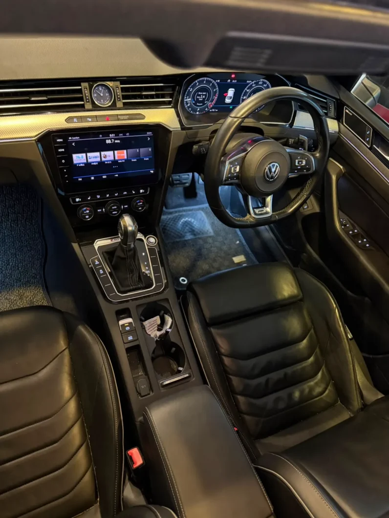 
								Volkswagen Arteon R-Line 2019 4Motion Sunroof full									