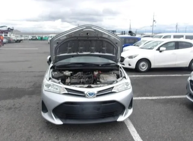 
								Toyota Corolla Fielder Hybrid 2019 full									