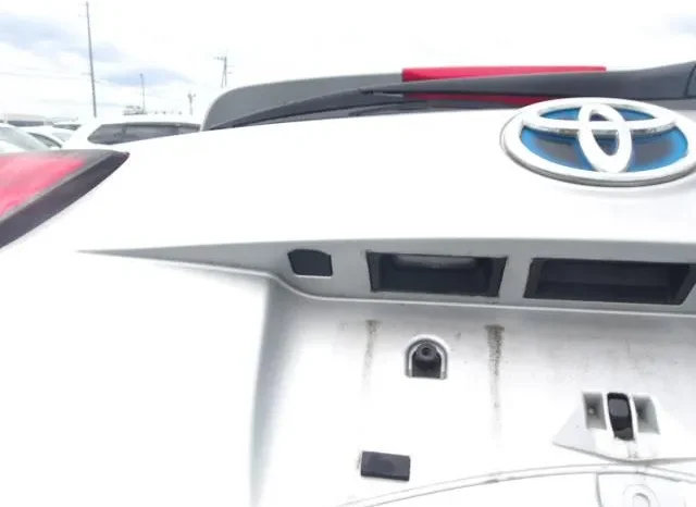 
								Toyota Corolla Fielder Hybrid 2019 full									