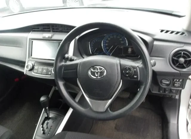 
								Toyota Corolla Fielder Hybrid 2019 full									