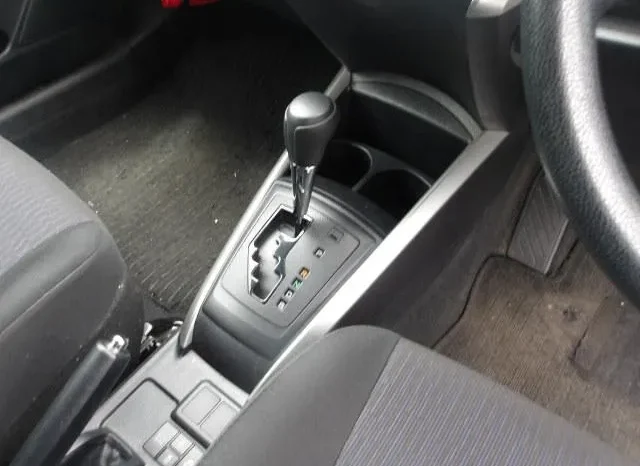 
								Toyota Corolla Fielder Hybrid 2019 full									