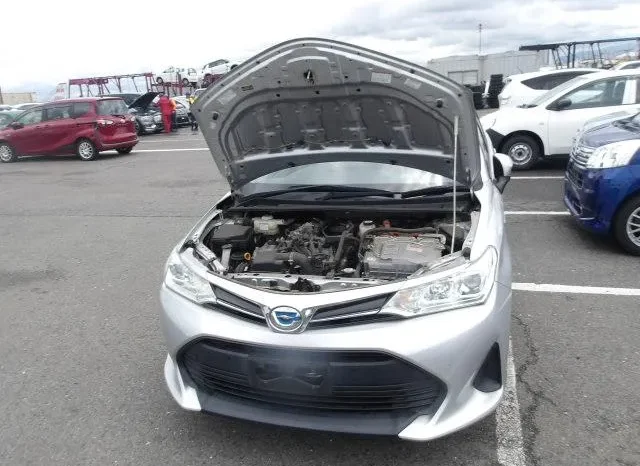 
								Toyota Corolla Fielder Hybrid 2019 full									