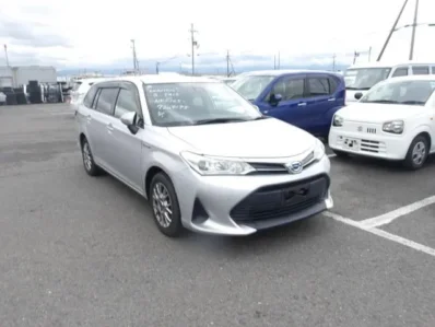Toyota Corolla Fielder Hybrid 2019