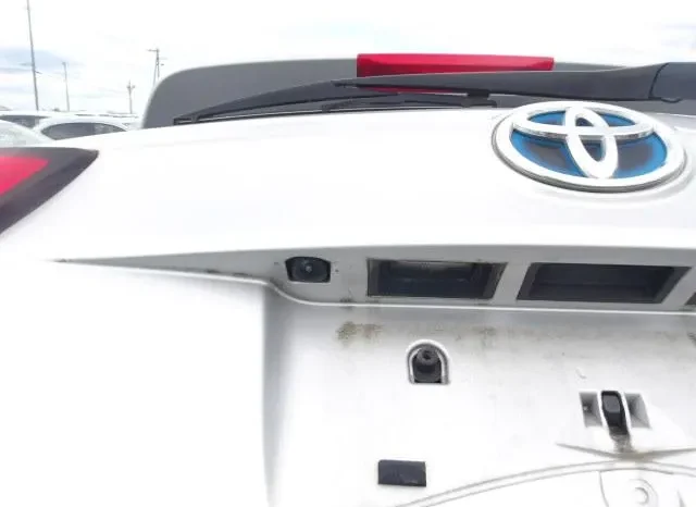 
								Toyota Corolla Fielder Hybrid 2019 full									