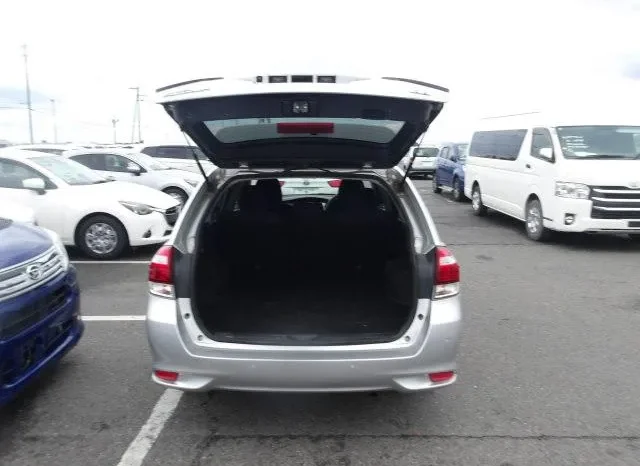 
								Toyota Corolla Fielder Hybrid 2019 full									
