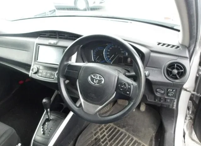 
								Toyota Corolla Fielder Hybrid 2019 full									