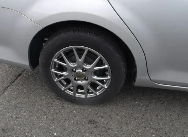 
								Toyota Corolla Fielder Hybrid 2019 full									