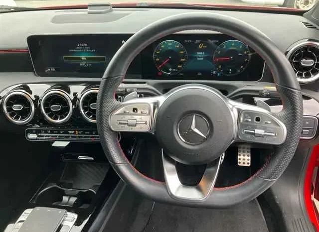 
								Mercedes Benz A180 2019 AMG Line full									