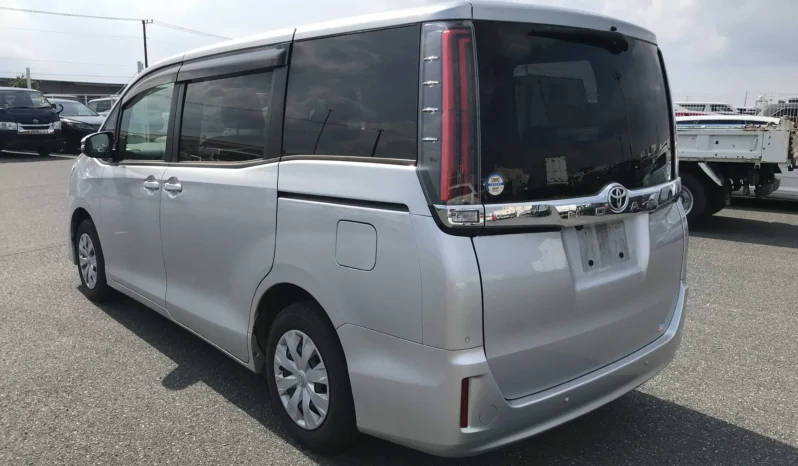 
								Toyota Noah 2019 X 8 Seater full									