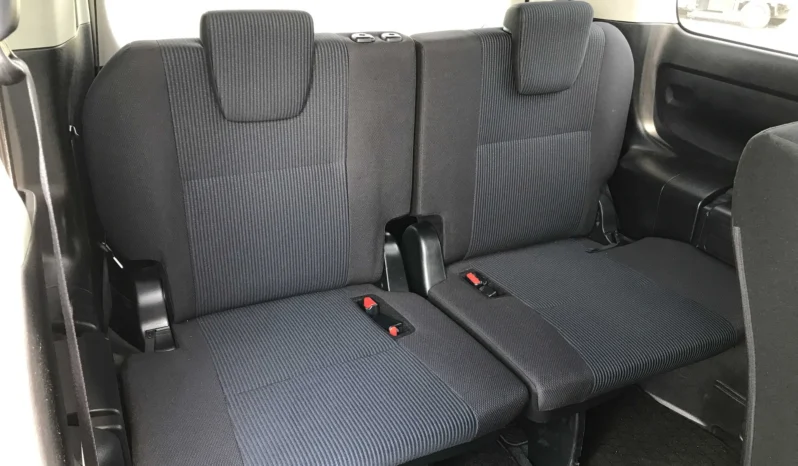 
								Toyota Noah 2019 X 8 Seater full									